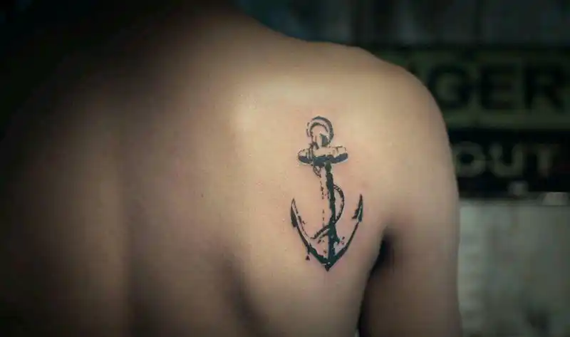 航海心纹身图片背部图腾纹身图案