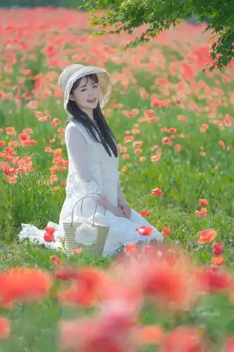 佳人摄影:游荡在花丛中