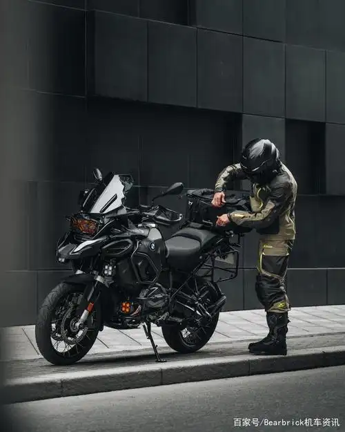 宝马r1250gs,在车友们口中俗称"水鸟"