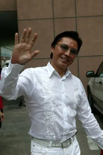 尊龙好多女演员要与我生孩子图