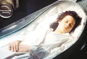 美老妇生前冷冻头颅 期百年后靠克隆复活(图)