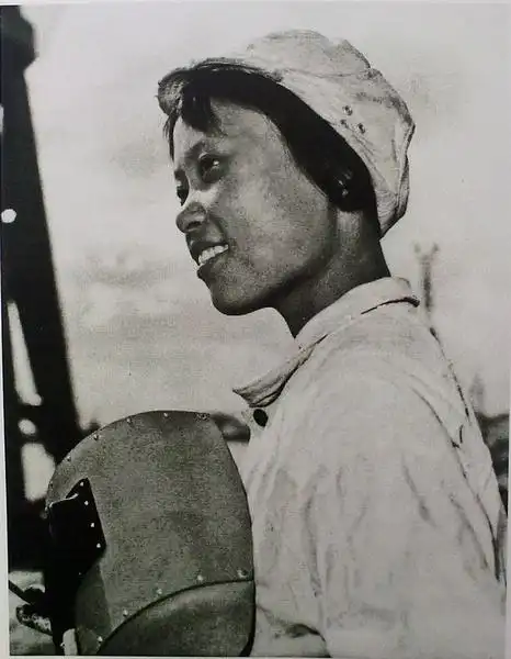 新中国的时代印记——建国后各行业人物照片