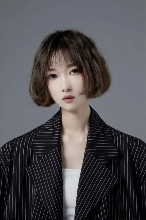 频出爆款人气急升热单女王胡66强势出圈走红