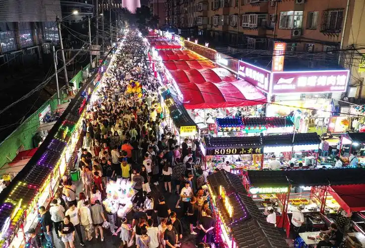 沈阳夜经济点亮城市夜色