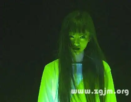 人到底为什么做梦梦到鬼(人到底为什么做梦梦到鬼呢)