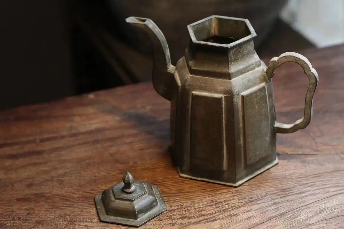 清代民国六方开窗文人刻绘老铜壶 清代民国六方开窗铜壶 老铜器茶壶