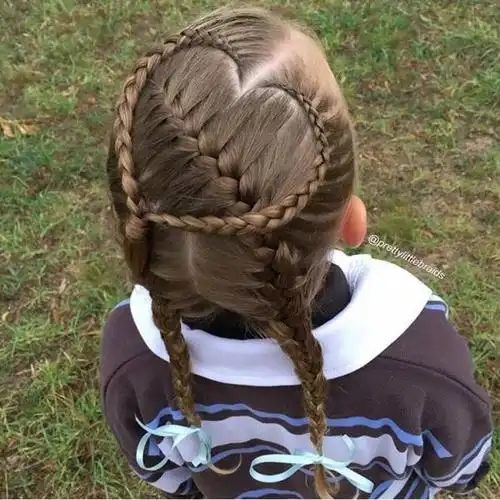 给女儿梳辫子,每天一个新潮发型,萌酷啦!