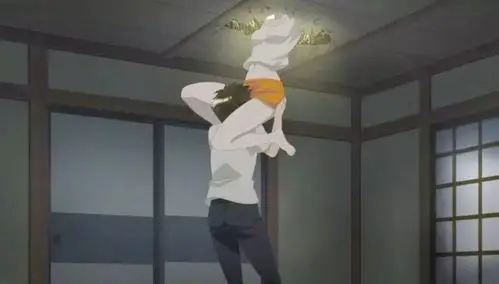 《天降女子》第1集:这部番必须戴耳机看,而且不能被父母发现