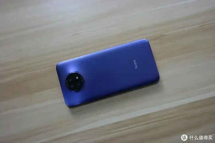 手机,千元机如此手感也是很不错了,要知道redmi note 9内置了一块5000