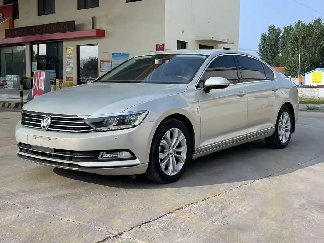 18年大众迈腾到店,330豪华,最美冰川银,纯纯一手车,谁要 - 抖音