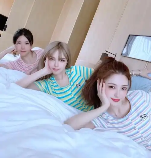 周扬青拒绝复合罗志祥后现身:与闺蜜合影秀美貌,机场拥抱网友