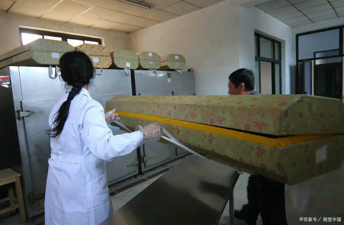 医院太平间一到晚上就有专人看守,是怕有人偷尸体吗?