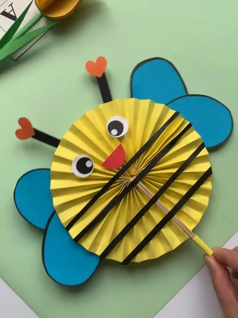 创意手工|小蜜蜂扇子  勤劳的小蜜蜂扇子,就是劳动节最好的小礼物
