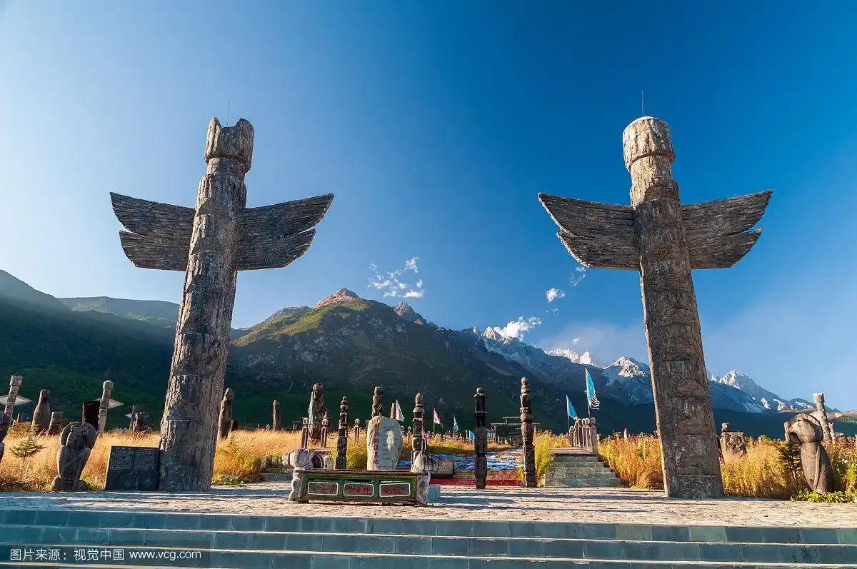 亚洲中国云南省丽江市东巴万神园雕塑