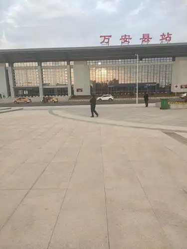万安县高铁火车站