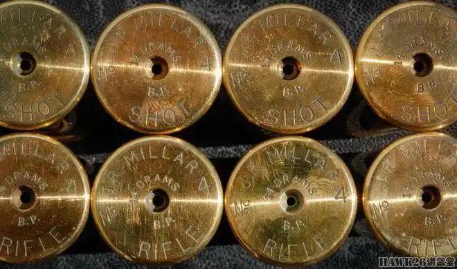 加拿大枪匠耗时十年制作的顶级猎枪套装 可更换枪管 能狩猎大象