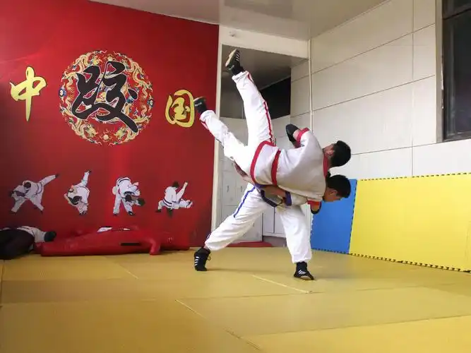 中国式摔跤训练剪影