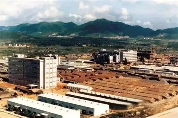 罕见深圳老照片:新老对比看发展,一个小渔村的发展历程