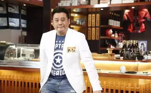 "非凡哥"麦长青现身内地,成为抗疫志愿者,工作29年被tvb解雇