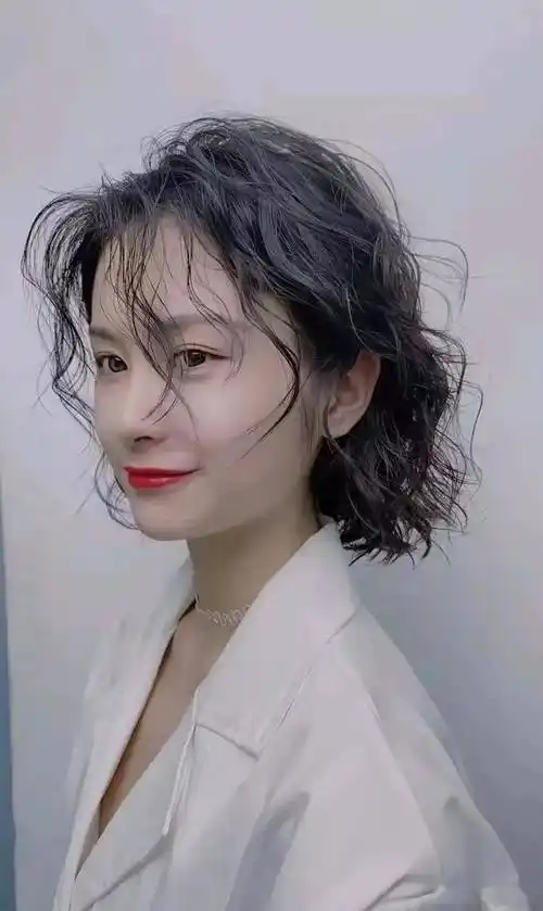 "短发芭比烫呀",温柔住了~_发型_中国_形象