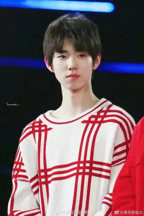 陈玺达原来是18楼少年,因为私联粉丝,女朋友一箩筐被踢出了时代峰峻