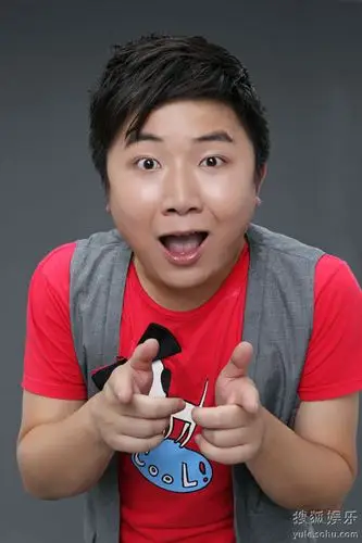 图:《开心100》主持人宣传照 唐锐