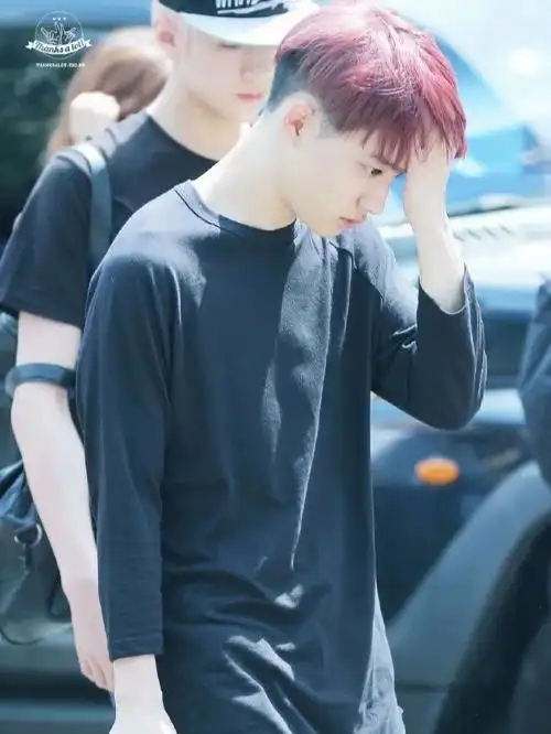 图片都暻秀那些年染过的头发