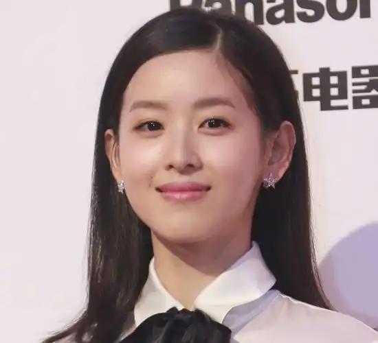 陈都灵撞脸"奶茶妹妹"章泽天,网友:说是双胞胎我也信