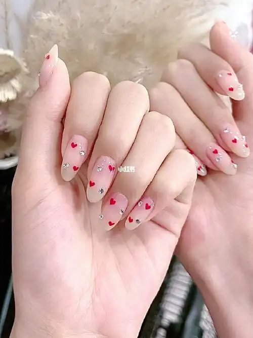 爱心美甲