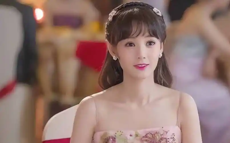 曾是赵丽颖的替身,一年演了14个角色,虽是"冰寒体"却十分努力_李一桐