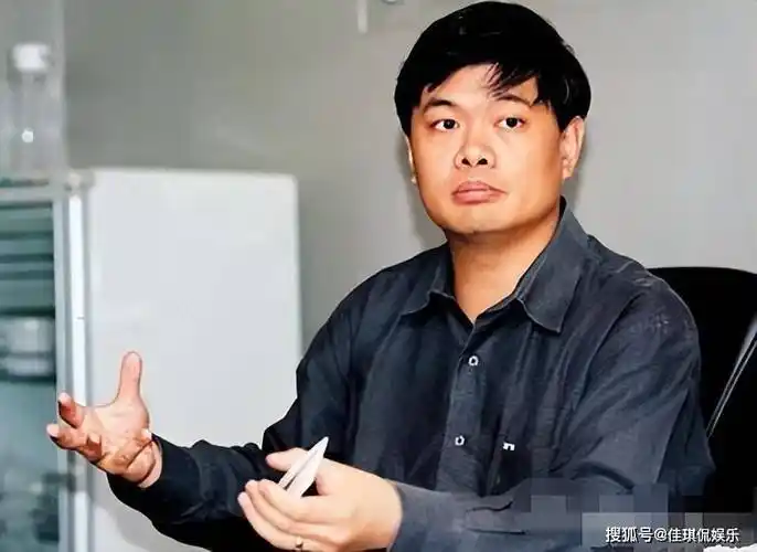 著名富豪丁健,抛弃妻儿娶许戈辉,前妻如今过成这样!