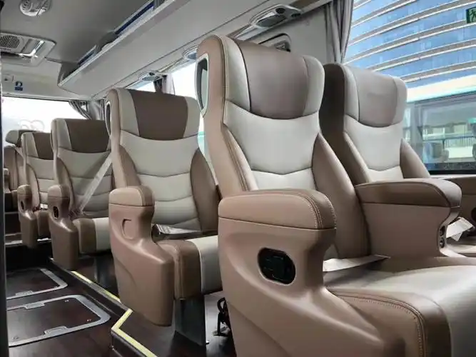 保姆车35座/37座/39座奢华旅游大巴车出租