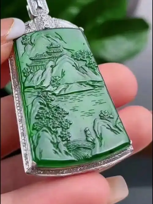 18k金镶嵌阳绿山水牌缅甸天然a货翡翠