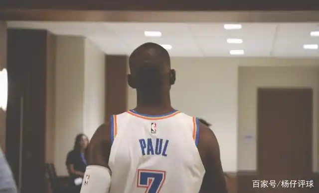 保罗默落的背影