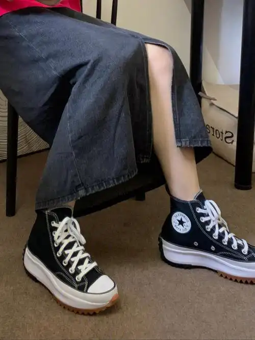 匡威厚底鞋绝了60休闲运动风高帮帆布鞋搭配