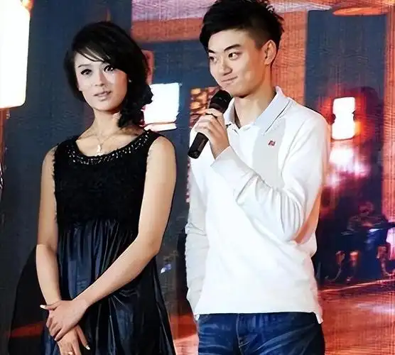 13年了捧不红的陈月末 终于给爸爸陈宝国狠狠争了口气