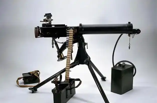 9,马克沁水冷式重机枪