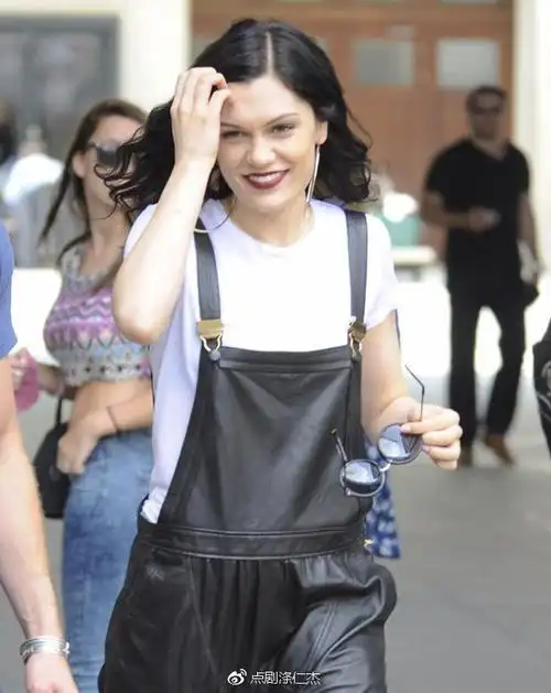 jessiej和钱老板恋情曝光扒一扒歌王jessiej私生活不堪画面