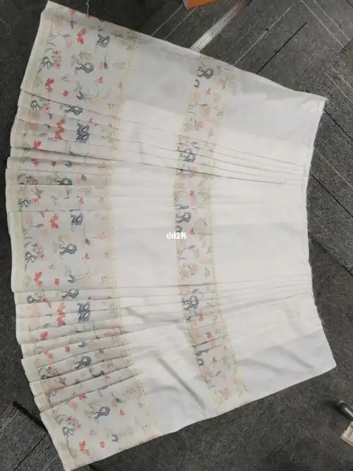 定制梯形褶,仿妆花马面裙就完工啦～～结合了贴边,卷边,暗线缝,压褶