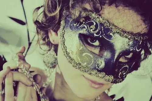 唯美图片:面具下的我们 (1)