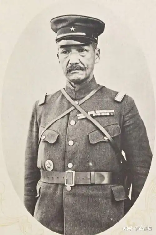 日本关东军1937年7月,关东军司令官由植田谦吉大将担任,下辖4个师团