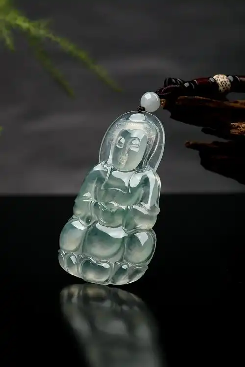翡翠观音吊坠