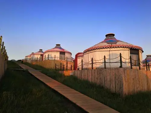 黄昏下的蒙古包景色随拍