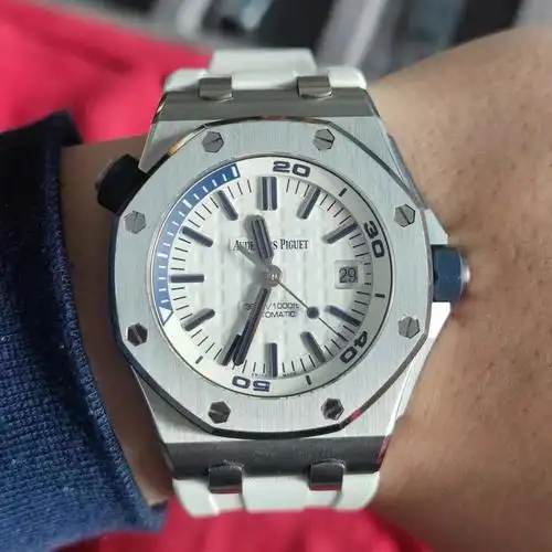 爱彼15710st白盘四分之一蓝,白胶带19年全套电子卡,极品成色现货好价