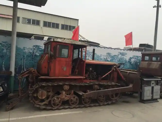 国产"东方红"推土机,童年记忆中最深刻的印象.