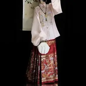 明制马面裙织金妆花圆领补服日常汉服婚服2024早春华灯行