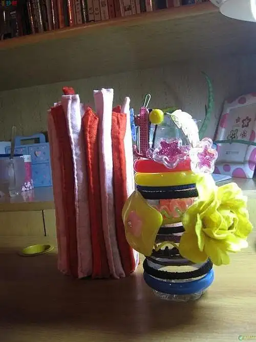 废物利用矿泉水瓶手工制作装饰品(图文教程)