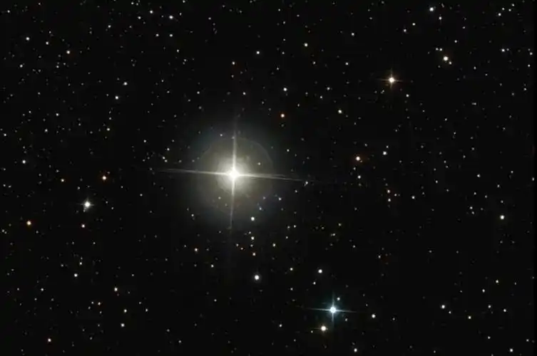 太阳系每年移动70亿公里,北极星却始终在正北方,这是为什么?