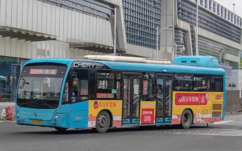 贵阳快速公交 奇瑞万达初代brt燃气混动车出站声浪