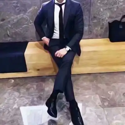 房产经纪人头像男正装 正规房地产经纪人微信头像 - 男生头像 - 潮人